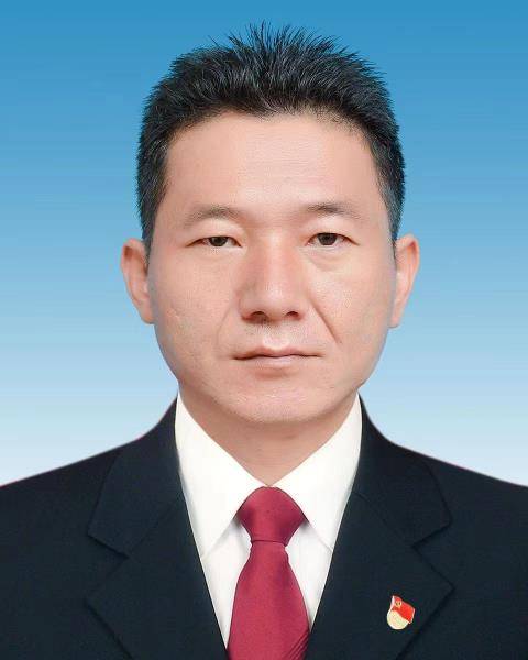 王文仓（云南省德宏傣族景颇族自治州芒市林业和草原局党组成员、副局长）
