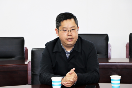 罗鸣钟（四川省巴中中学原党委委员、纪委书记）