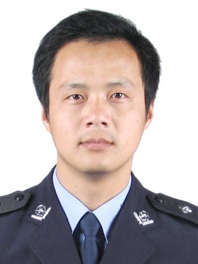 熊桂华（湖北省石首市公安局党委副书记、副局长）
